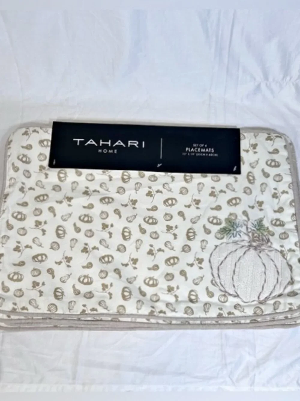 Tahari Home Set of 4 13”x19” Pumpkin Embroidered Autumn Fall Placemats~New